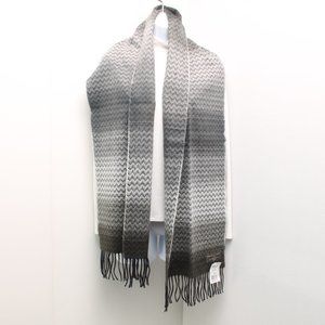 NWT Softer Than Cashmere Gray Black Chevron Scarf with Fringe